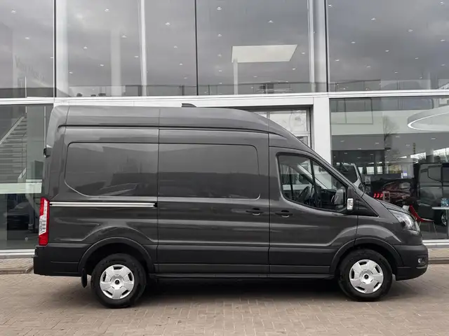 Ford Transit view 4