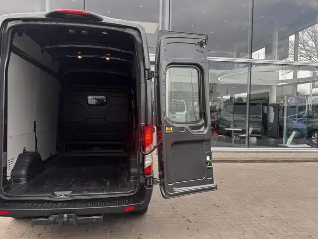Ford Transit view 7