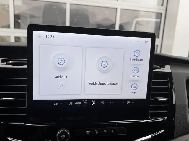 Ford Transit view 13