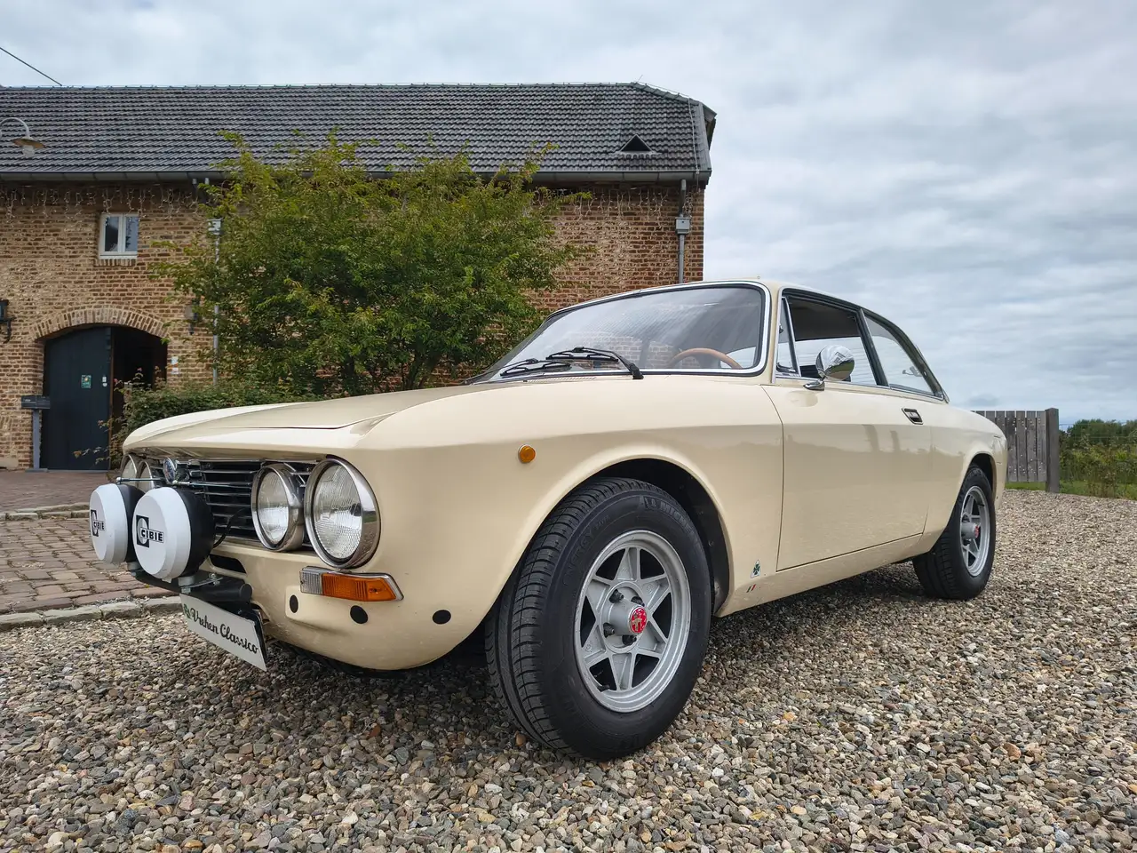 Alfa Romeo GT 1.3 Junior Lusso in 2.0 conversie, foto 2