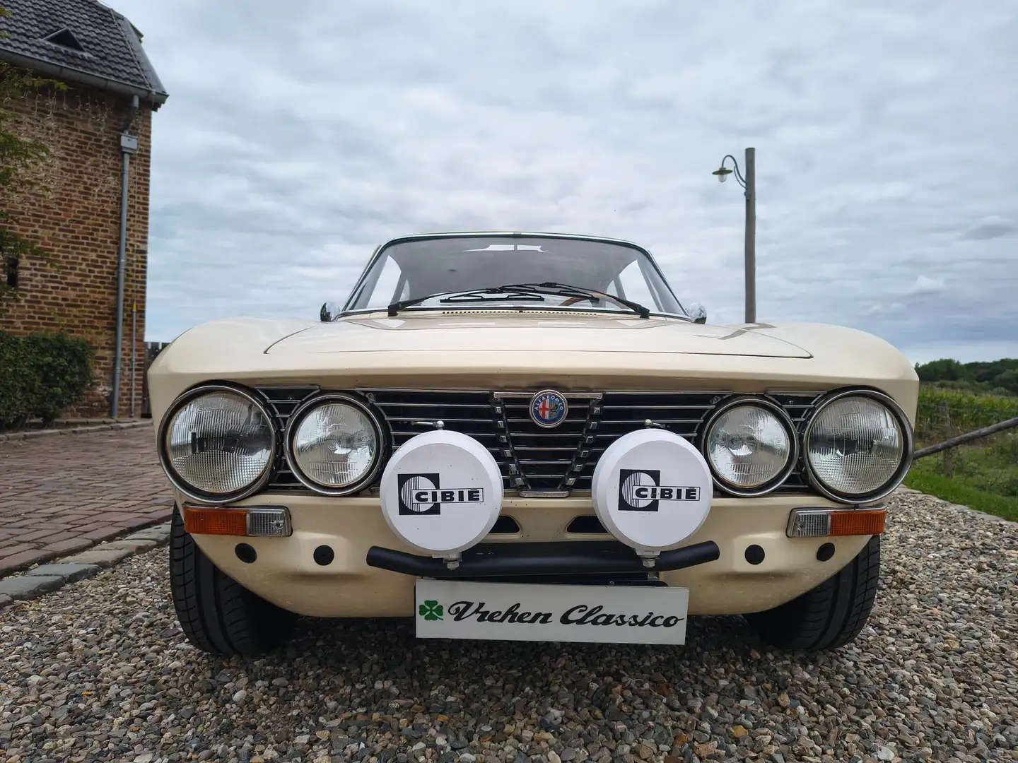 Alfa Romeo GT 1.3 Junior Lusso in 2.0 conversie Geel - 1