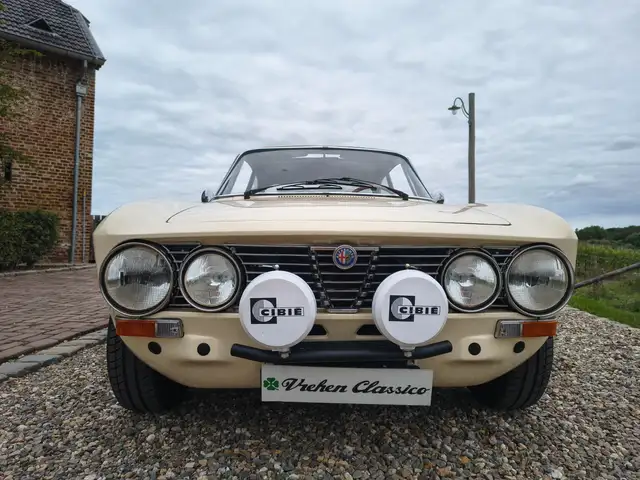 Alfa Romeo GT 1.3 Junior Lusso in 2.0 conversie