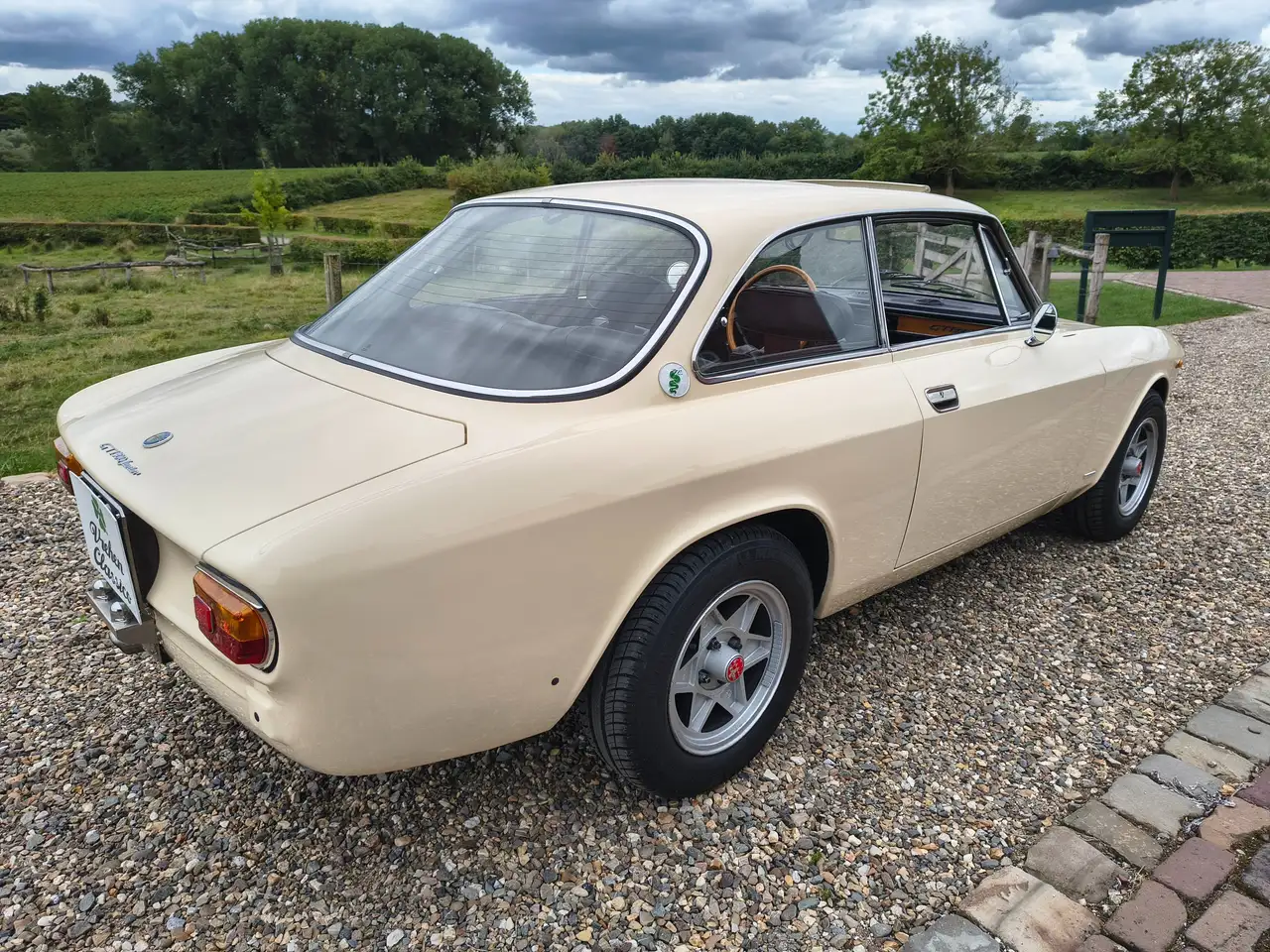 Alfa Romeo GT 1.3 Junior Lusso in 2.0 conversie, foto 7