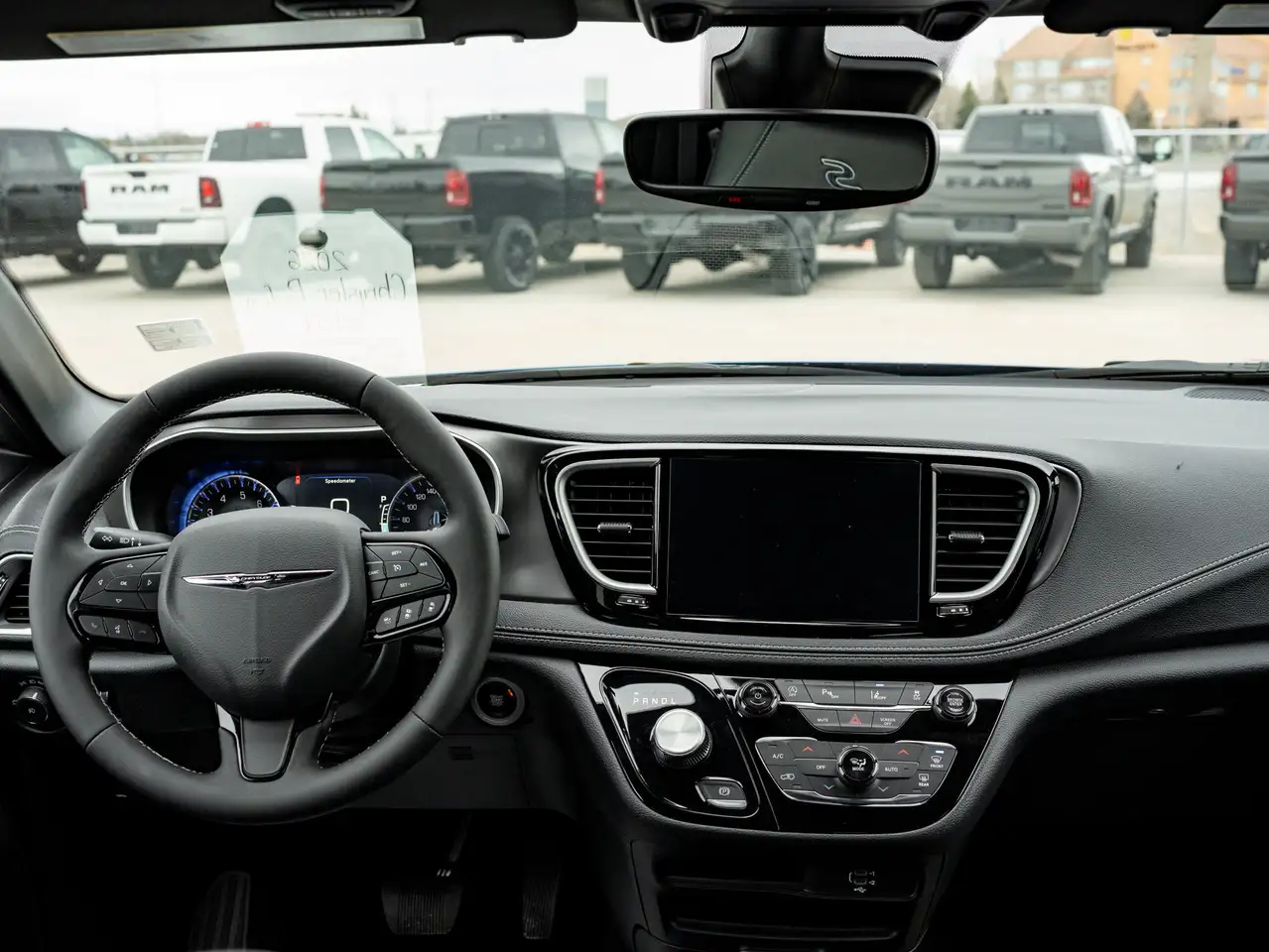 Chrysler Pacifica снимка Chrysler Pacifica