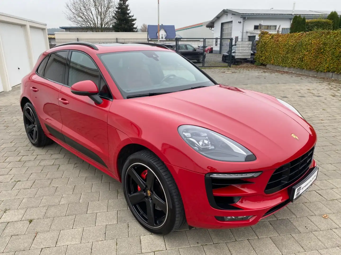 Porsche Macan GTS / 1.Hand Rojo - 1