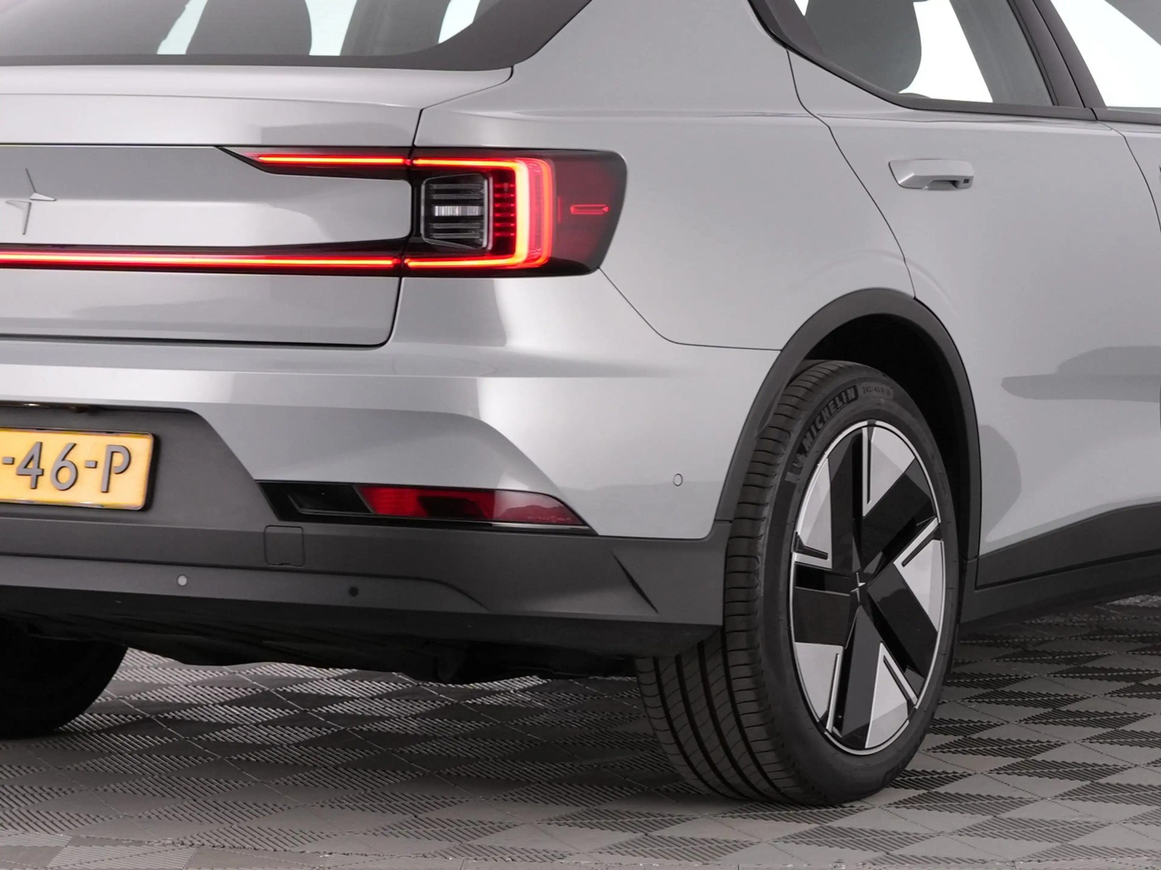 Polestar 2 Standard Range Single Motor Plus 70 kWh | PANORAMA — photo 16