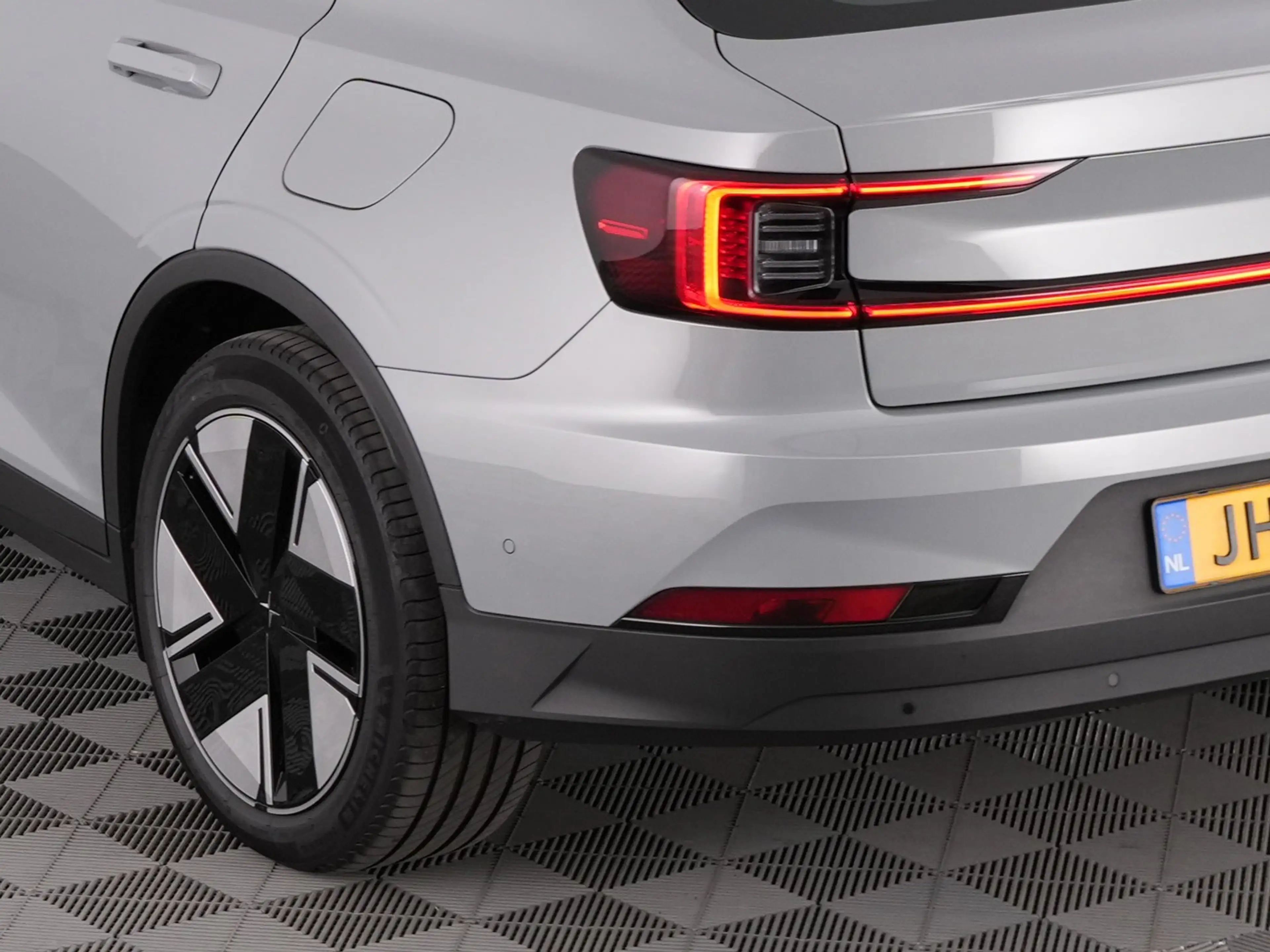 Polestar 2 Standard Range Single Motor Plus 70 kWh | PANORAMA — photo 12