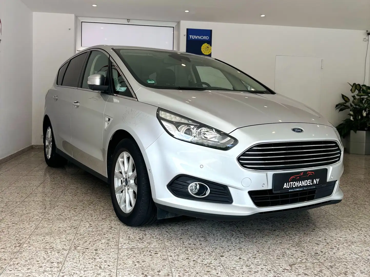 Ford S-Max Ford S-Max 2.0 TDCi Titanium, 2.Hand, Autom, Temp Srebrny - 2