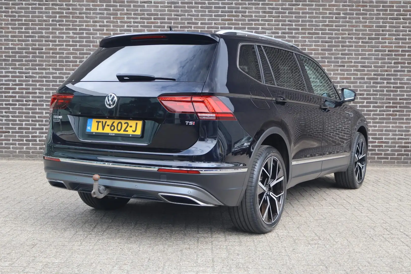 Volkswagen Tiguan Allspace 1.4 TSI 150pk DSG Highline 7p. | Panoramadak | Led Nero - 2