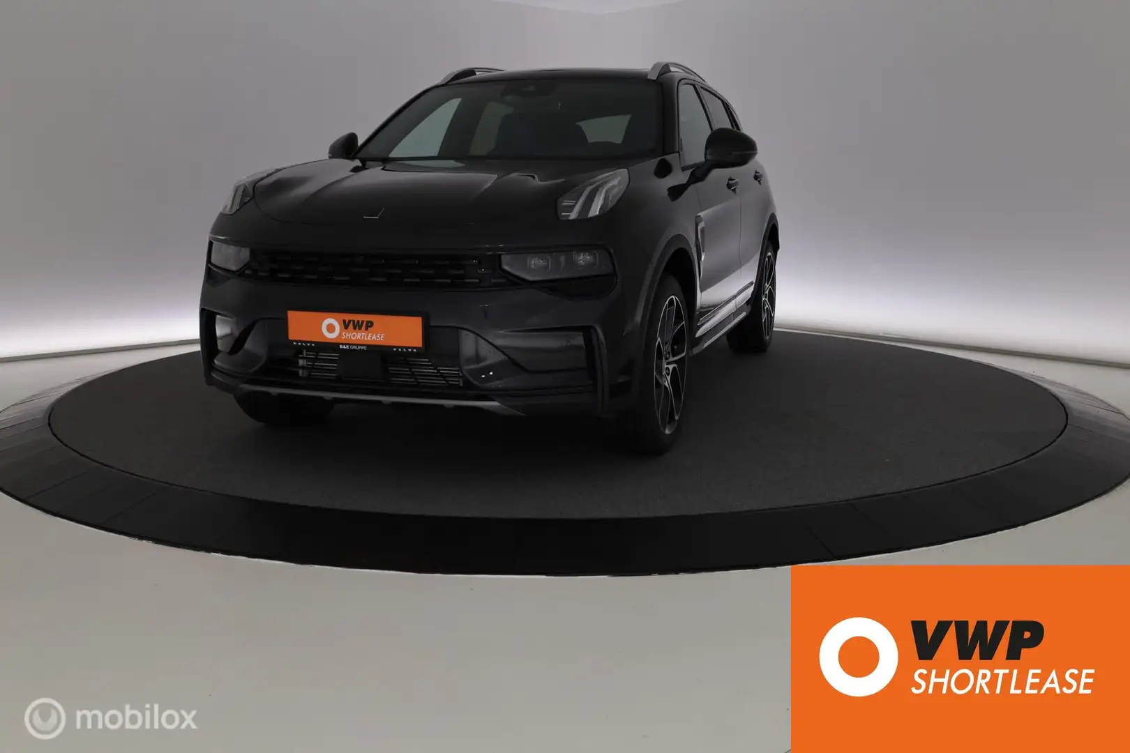 Lynk & Co 01 1.5 PHEV | NIEUW | BLACK Edition | Pano | 360° Zwart - 2