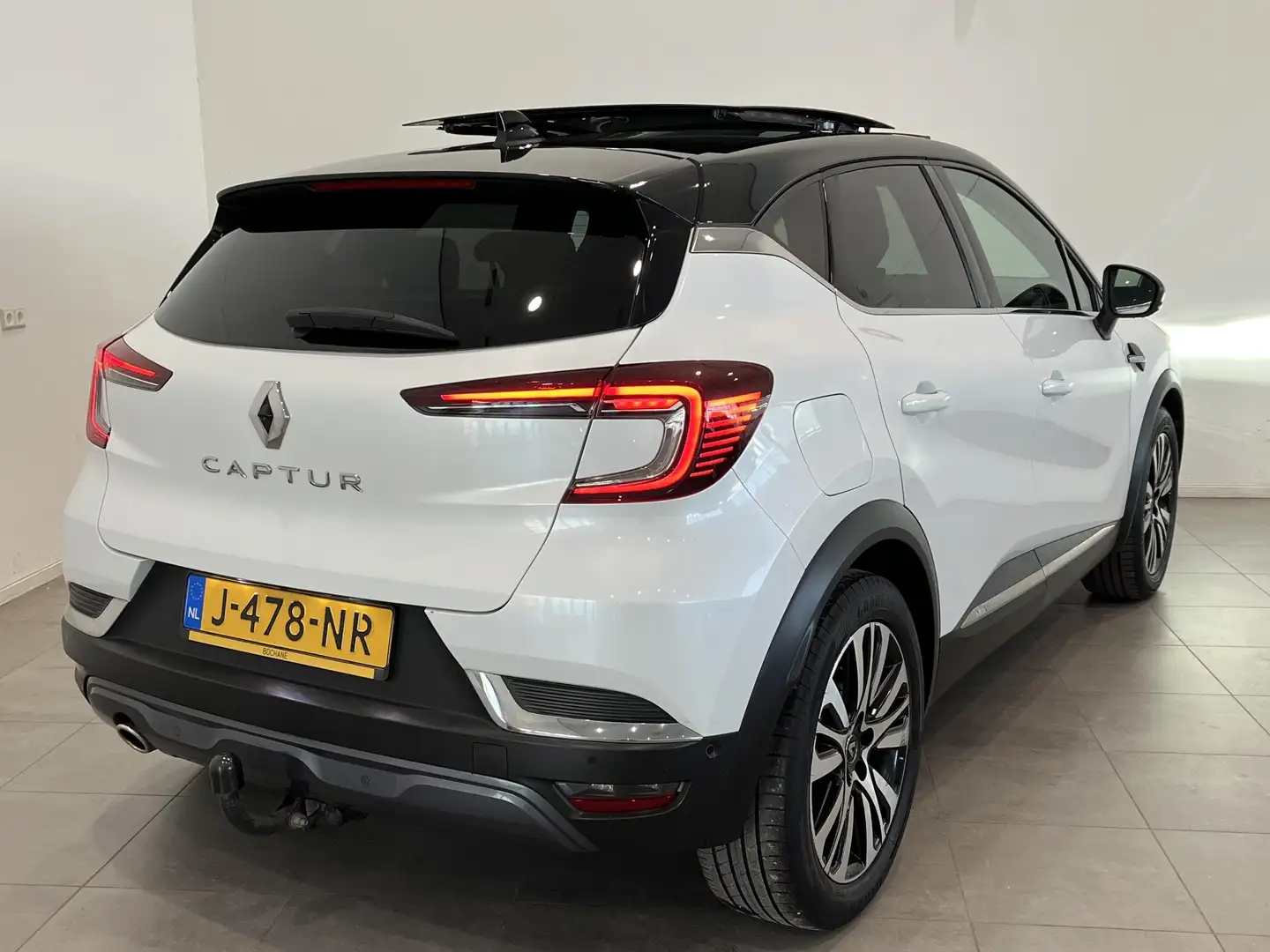 Renault Captur 1.3 TCe 155 EDC Initiale Paris | Trekhaak | Panora Wit - 2