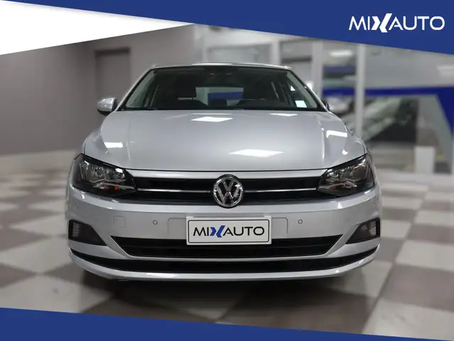 Volkswagen Polo view 2