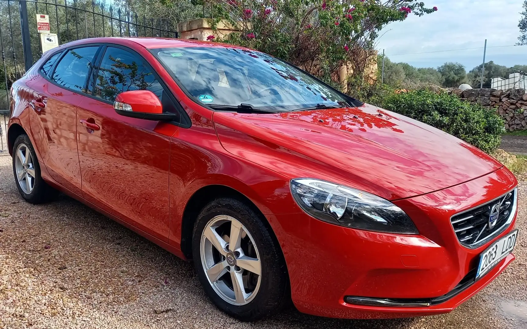 Volvo V40 V40 T2 Momentum Aut. Momentum Rojo - 1