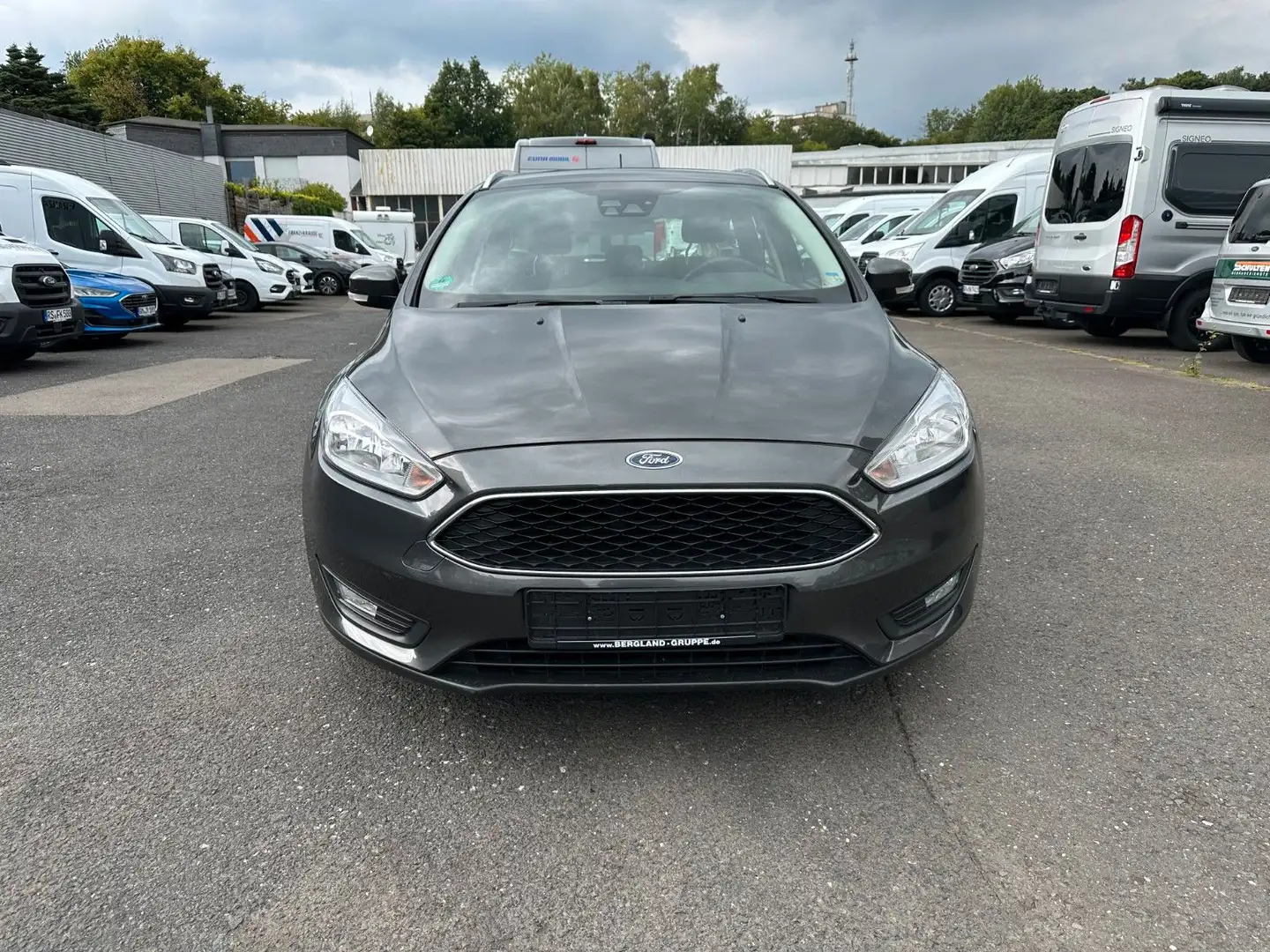 Ford Focus Turnier Business Grau - 2