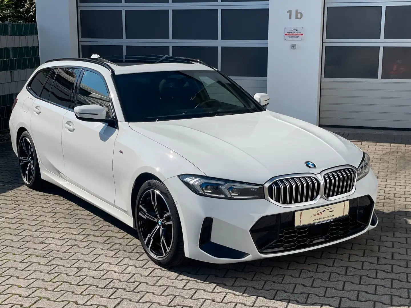 BMW 320 d xDrive Tour.|M-Sport|AHK|Panorama|Standhzg| Blanc - 1