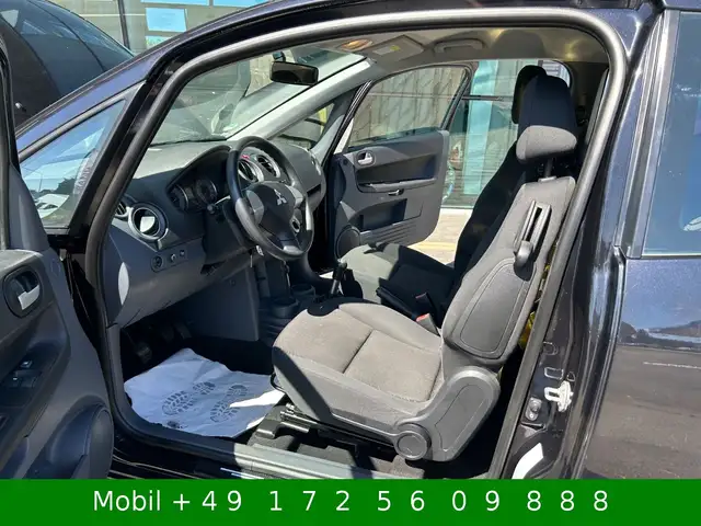 Mitsubishi Colt view 13