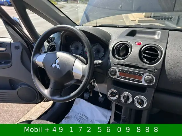 Mitsubishi Colt view 10
