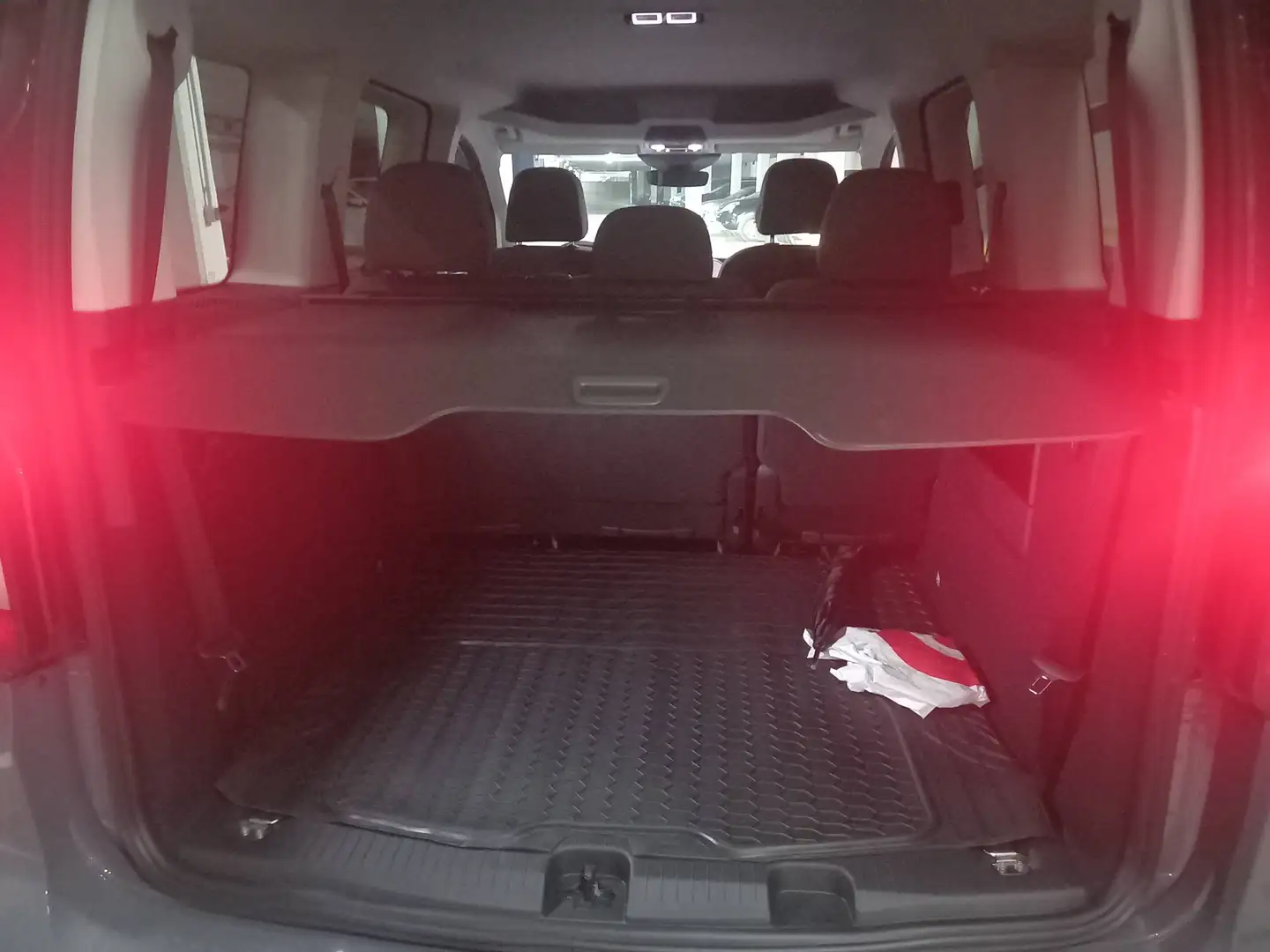 Volkswagen Caddy Caddy 2.0TDI Kombi DSG 90KW Kombi Gris - 2
