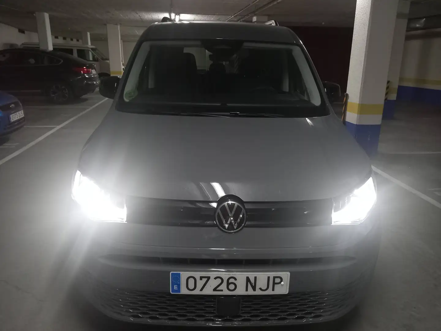 Volkswagen Caddy Caddy 2.0TDI Kombi DSG 90KW Kombi Gris - 1