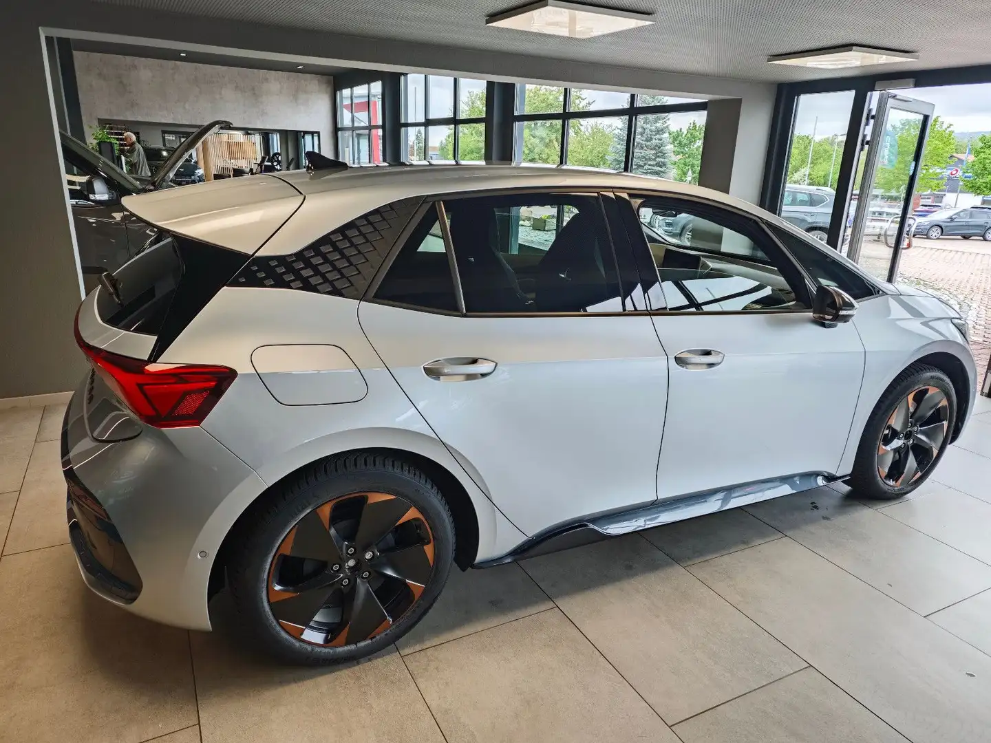 CUPRA Born 60 kWh 231PS |ACC|FullLink|KAM|DAB Plateado - 2
