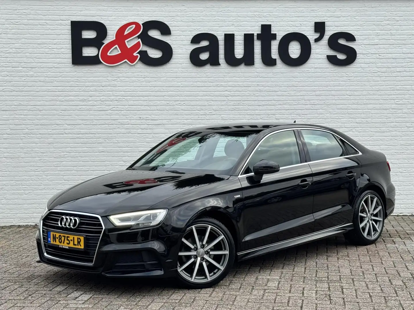 Audi A3 Limousine 1.5 TFSI CoD Sport S Line Edition Airco Zwart - 1