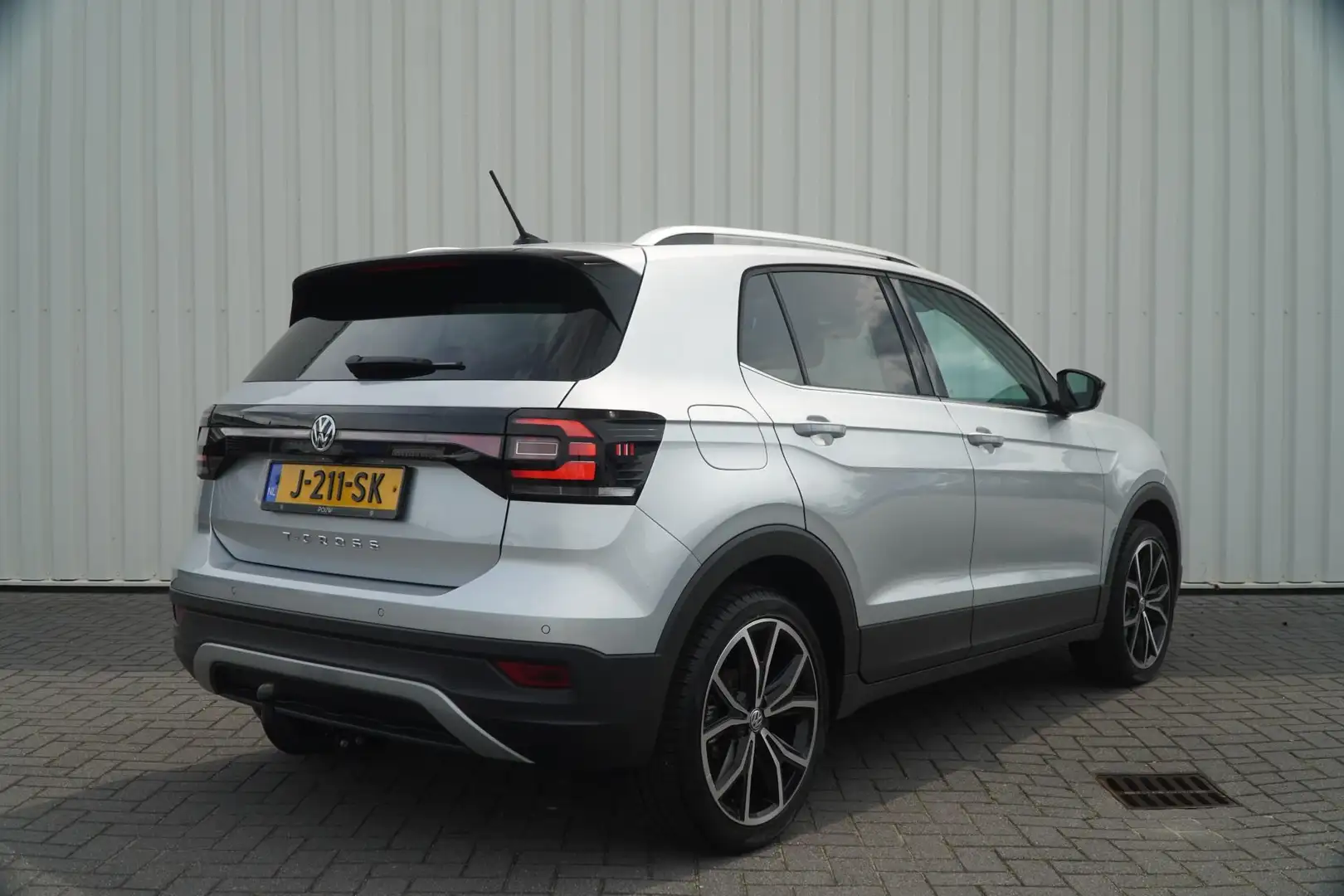 Volkswagen T-Cross 1.0 TSI 115pk Style | Trekhaak | Allseason Banden Grijs - 2