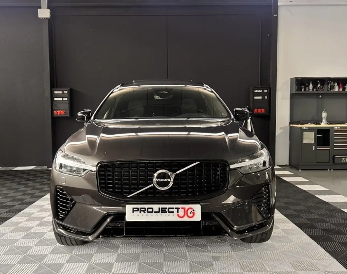 Volvo XC60 T6 Twin Recharge R-Design Gris - 1