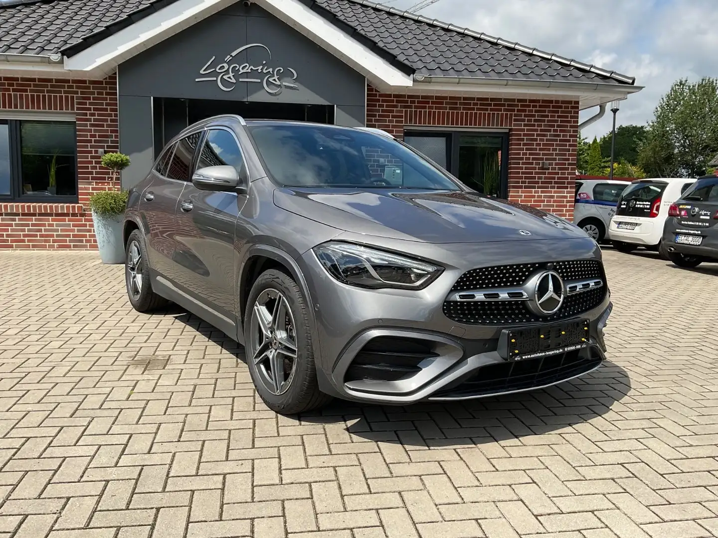 Mercedes-Benz GLA 200 d DCT,AMG,AHK,Kamera,Distronic,el.Heckkl Grau - 1