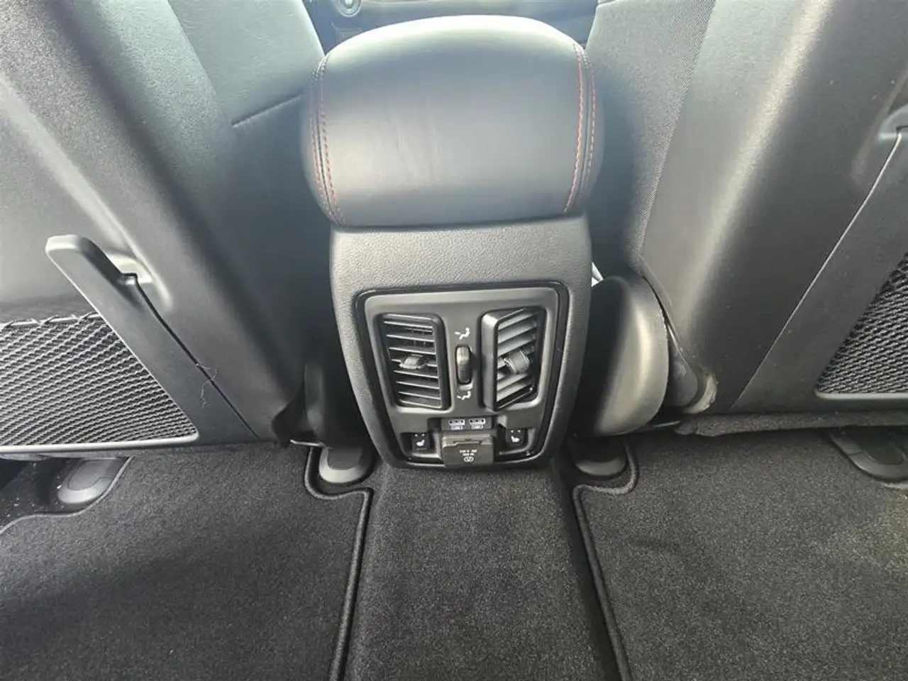 Dodge Durango снимка Dodge Durango