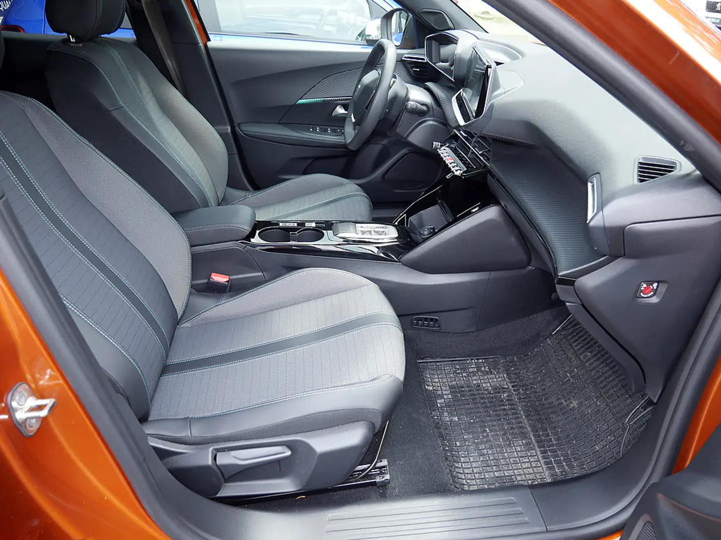 Peugeot e-2008 Allure Pack 136 KLIMA PDC KAMERA LED Orange - 2
