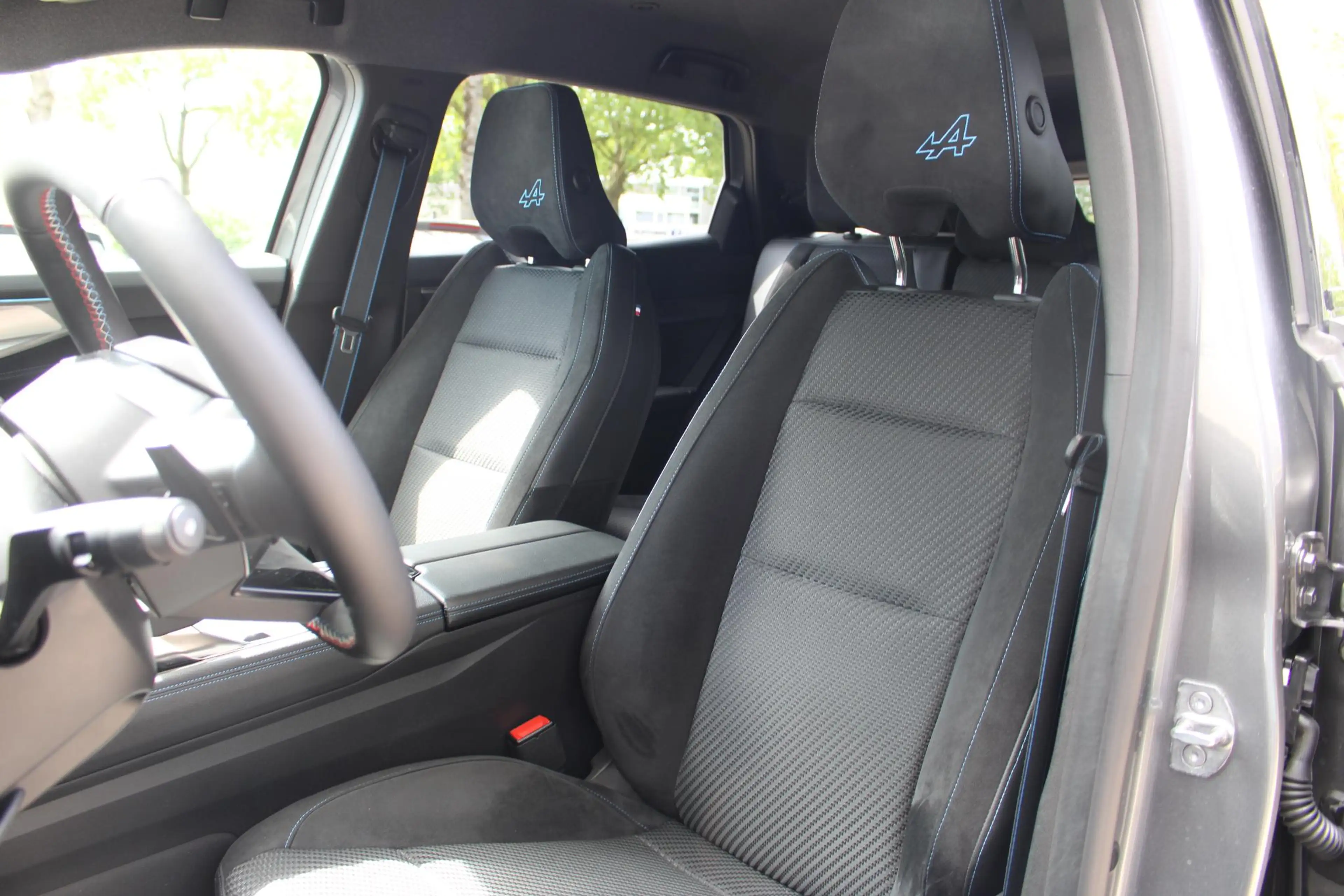 Renault Espace E-Tech full hybrid 200 esprit Alpine 7p. Automaat — photo 7