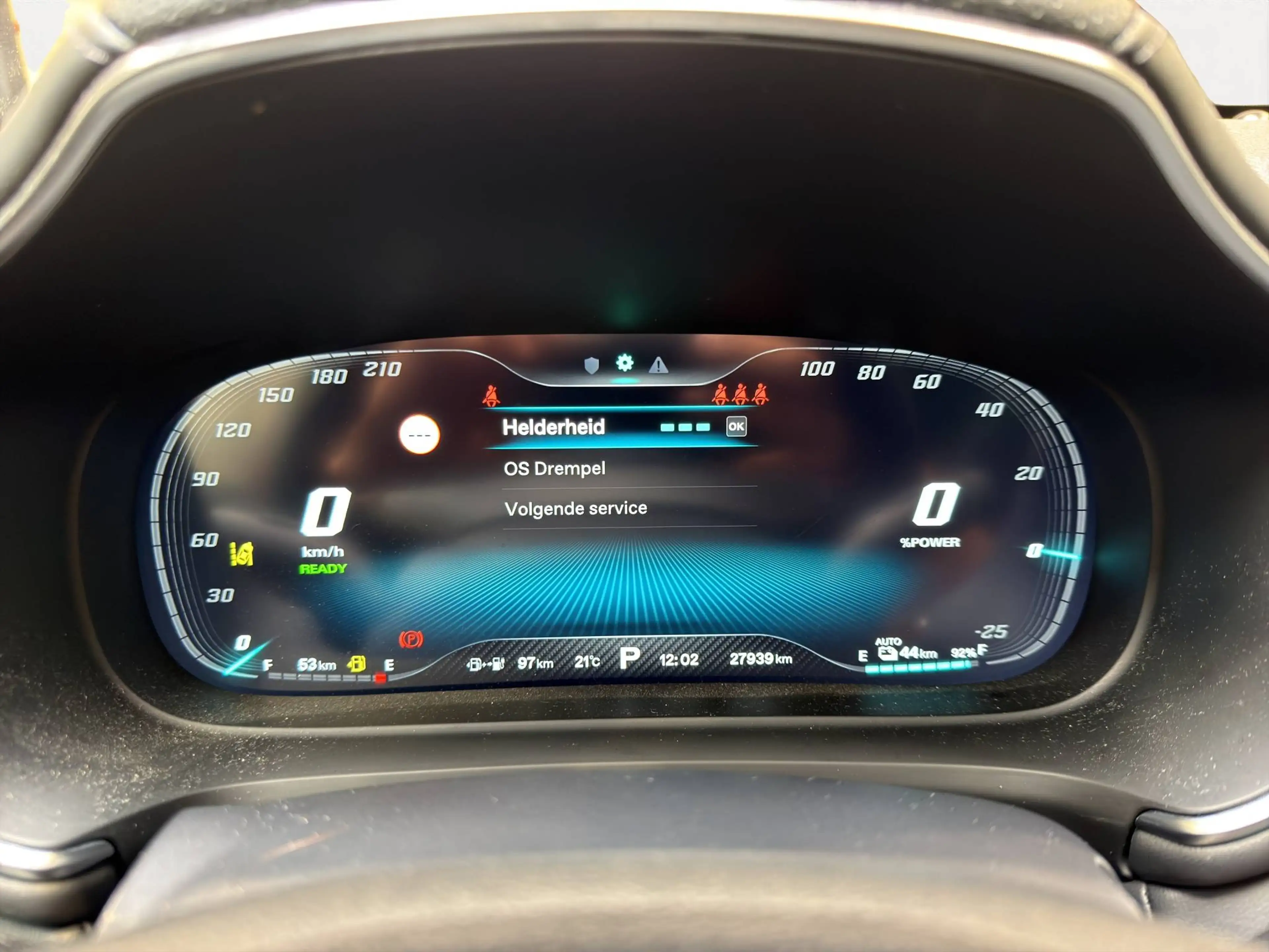 MG EHS EHS PHEV 1.5 Turbo Luxury (190 kW) — photo 11
