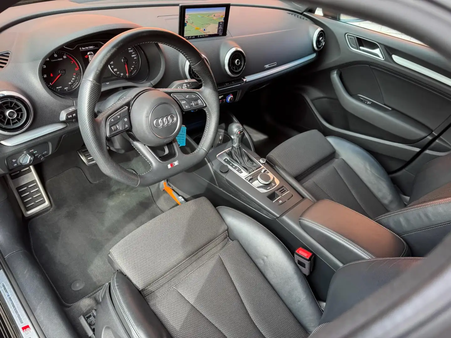 Audi A3 Limousine 1.5 TFSI S-Line Led PDC Cruise Navi 18"R Schwarz - 2