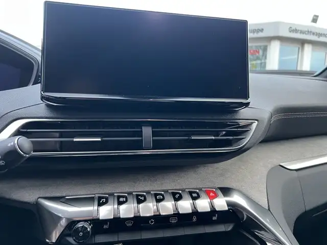 Peugeot 3008 view 12