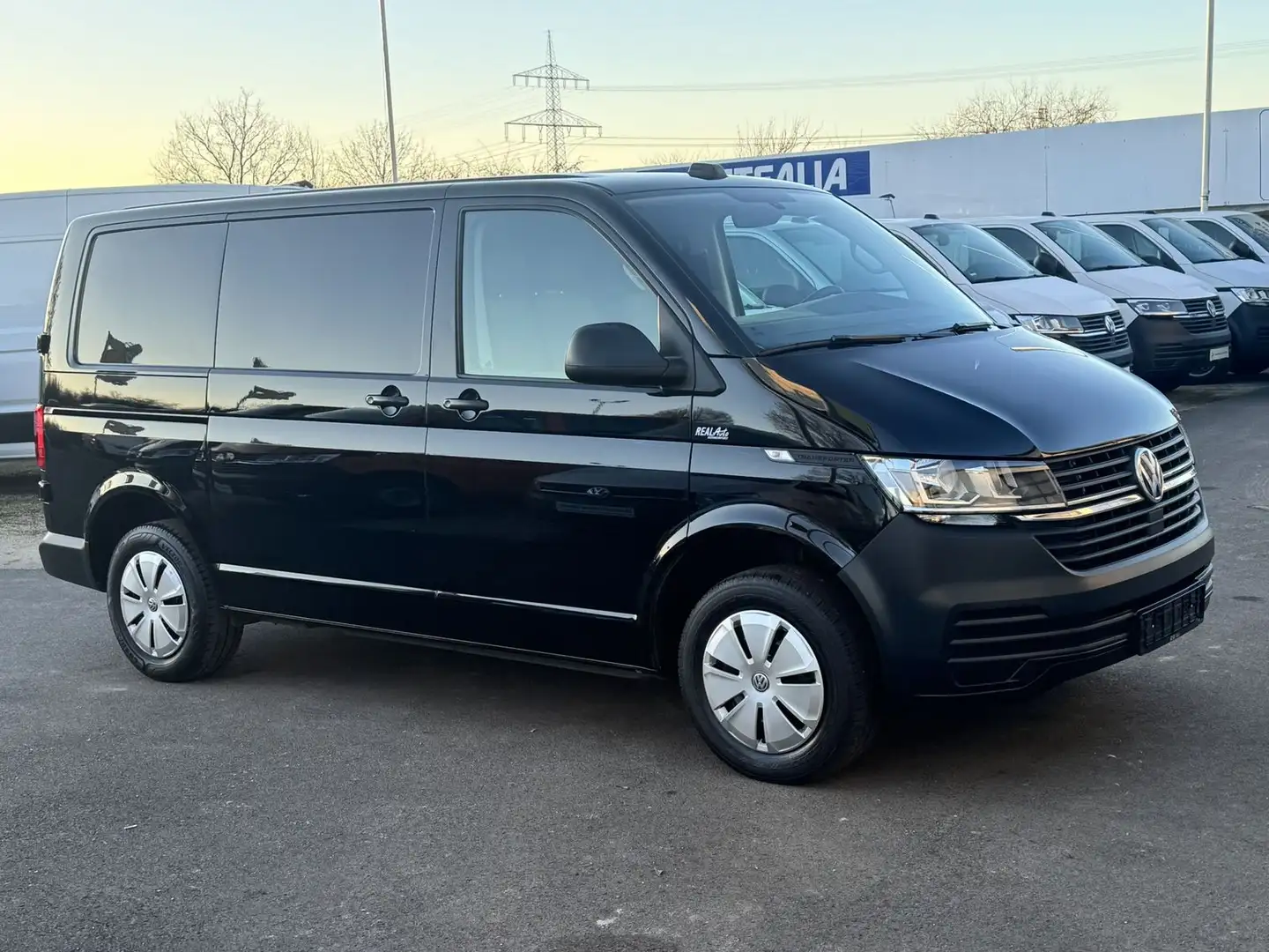 Volkswagen T6 Transporter 6.1 Kasten TDI AHK*Kamera*NAVI Schwarz - 2