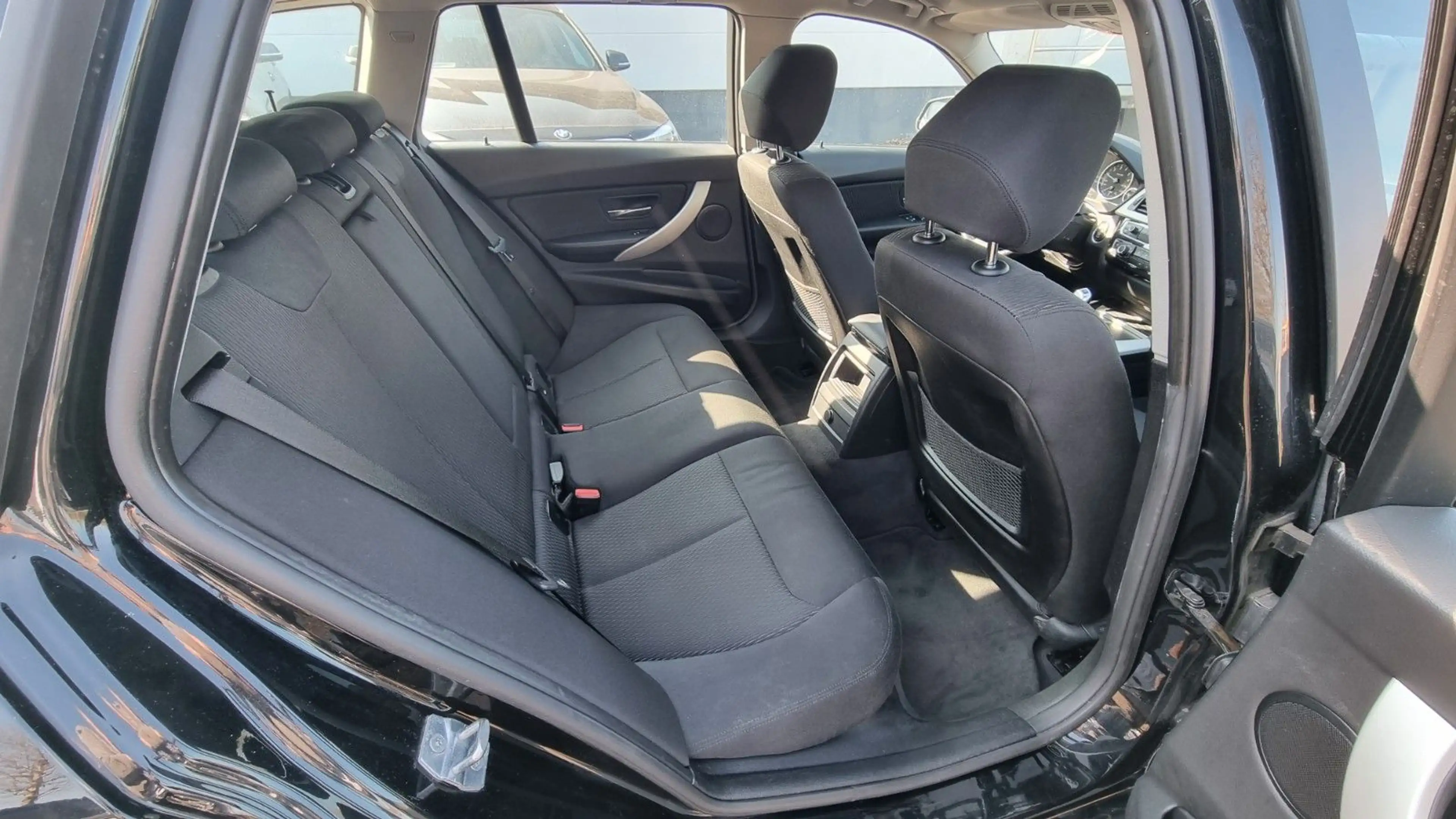 BMW 318 i Advantage Automatik Xenon 1.Hand — photo 6
