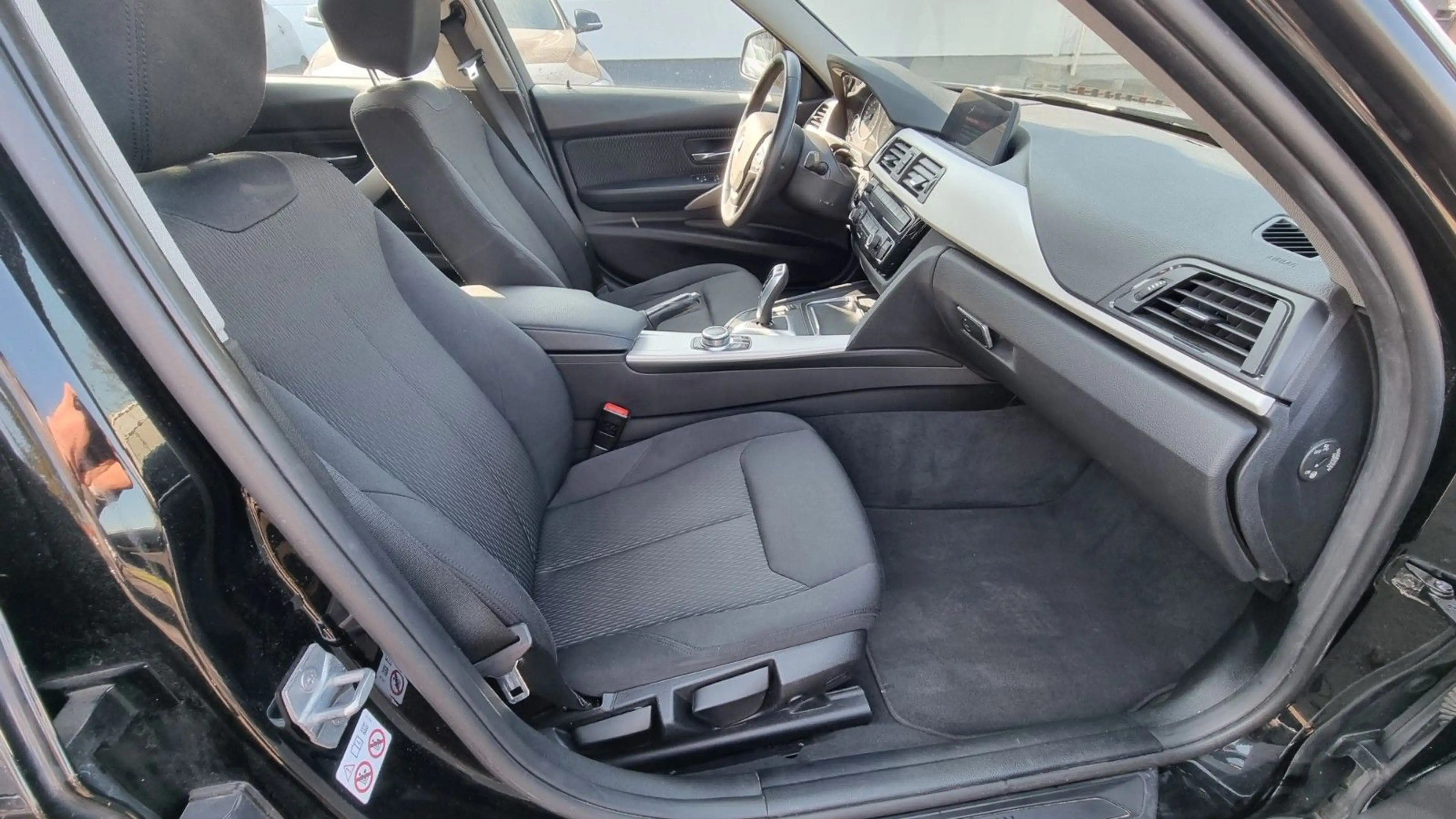 BMW 318 i Advantage Automatik Xenon 1.Hand — photo 9
