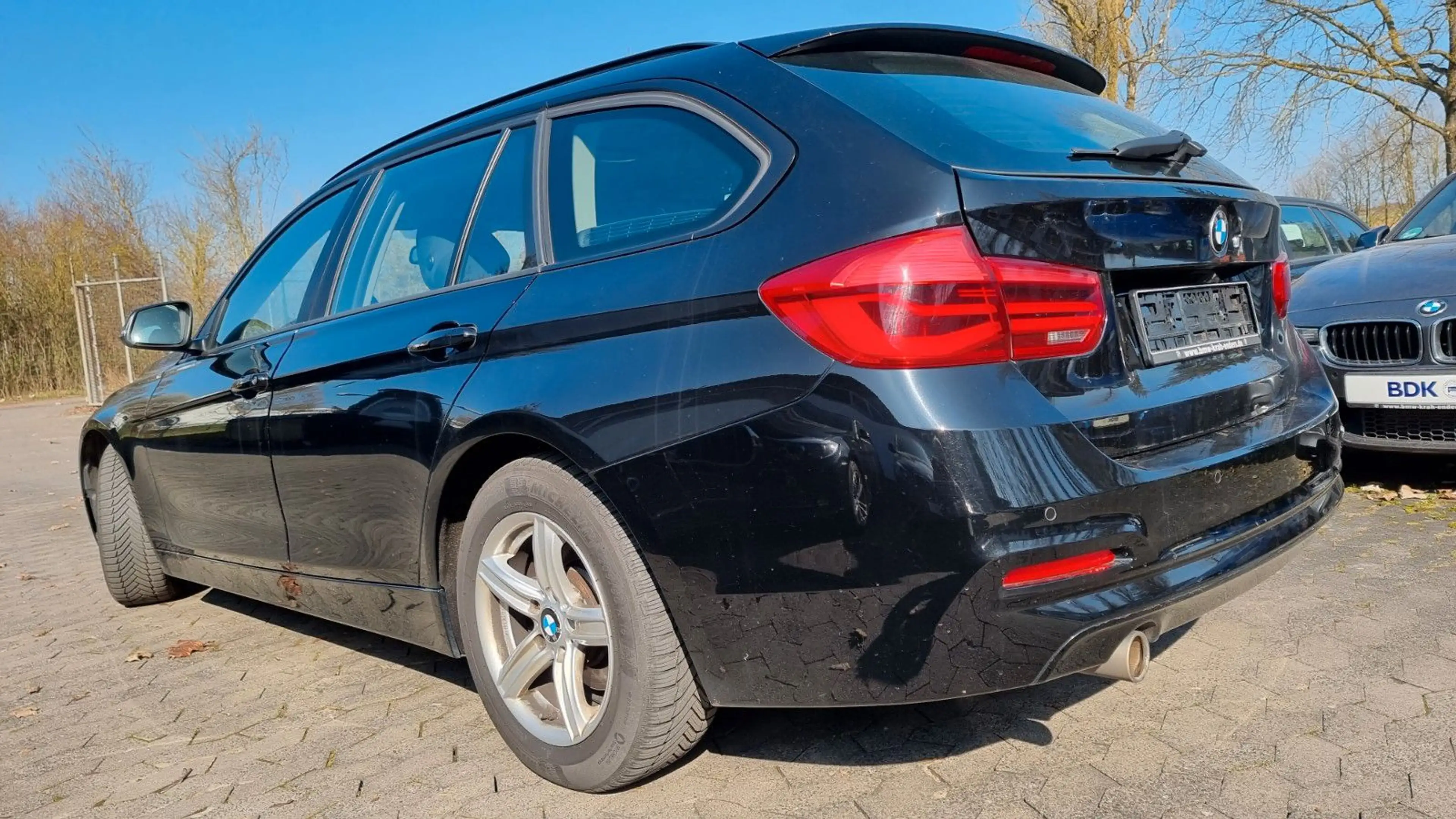 BMW 318 i Advantage Automatik Xenon 1.Hand — photo 3