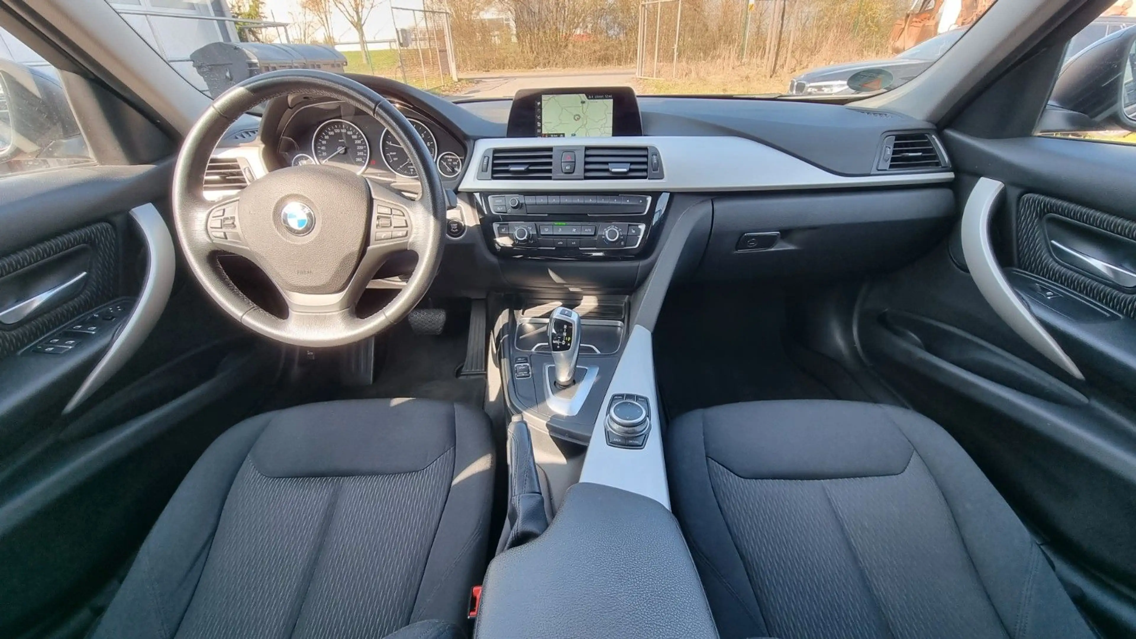 BMW 318 i Advantage Automatik Xenon 1.Hand — photo 7
