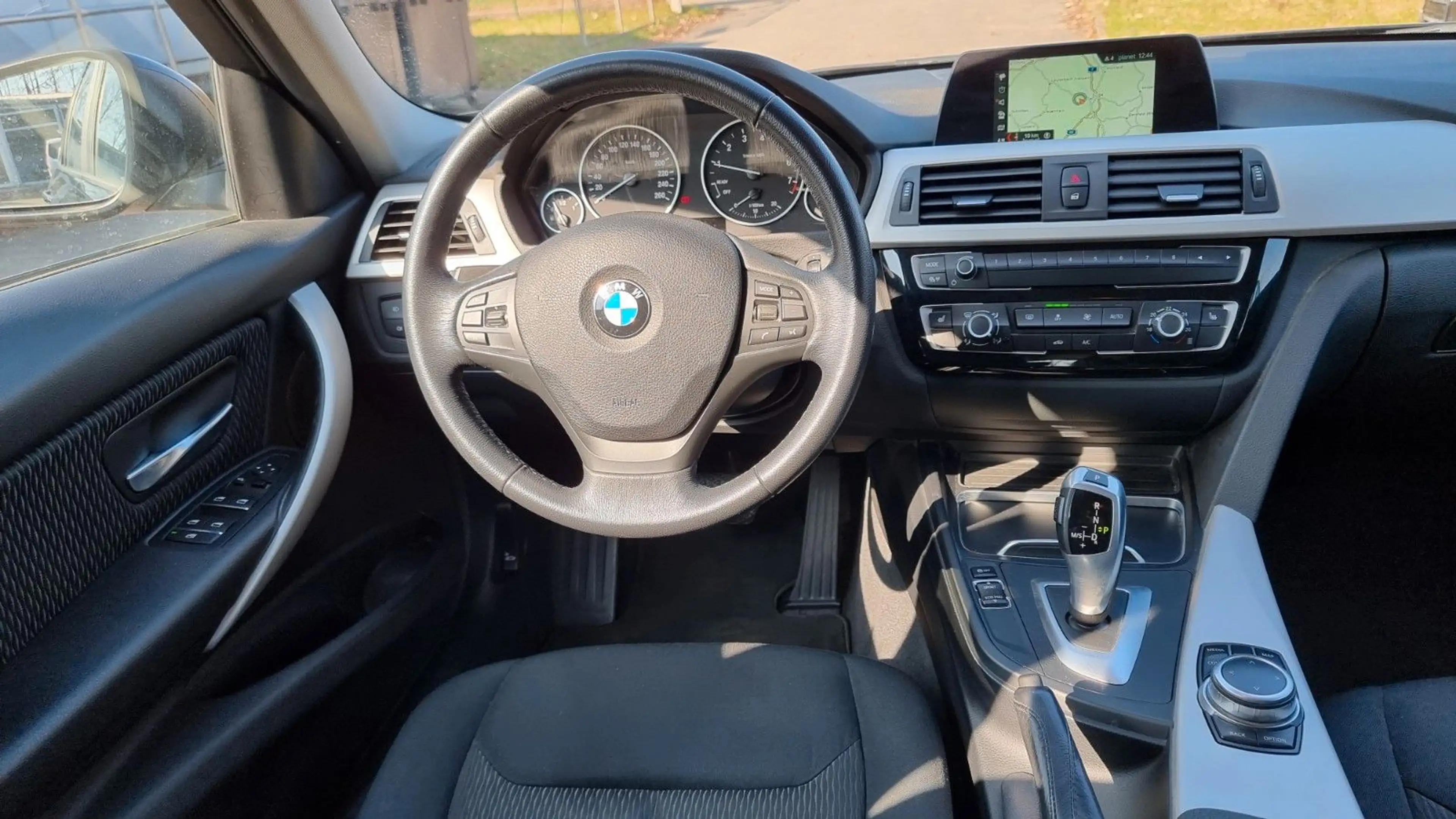 BMW 318 i Advantage Automatik Xenon 1.Hand — photo 8