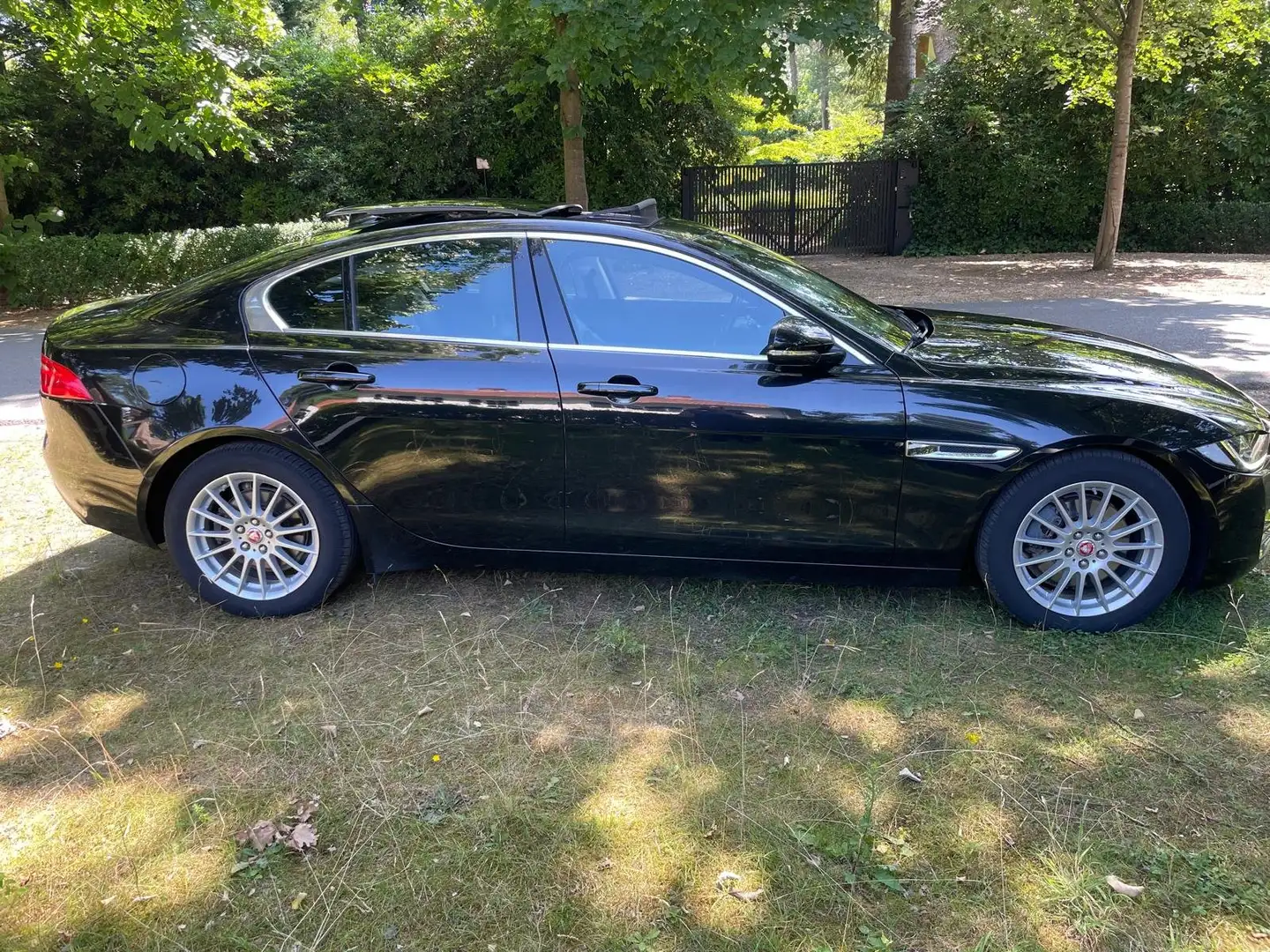 Jaguar XE XE E-Performance Aut. Prestige Noir - 2