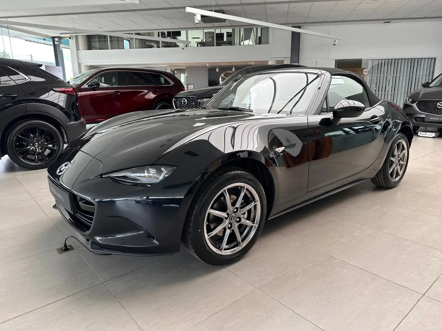 Mazda MX-5 1.5i Skyactiv-G Exclusive Line Schwarz - 1