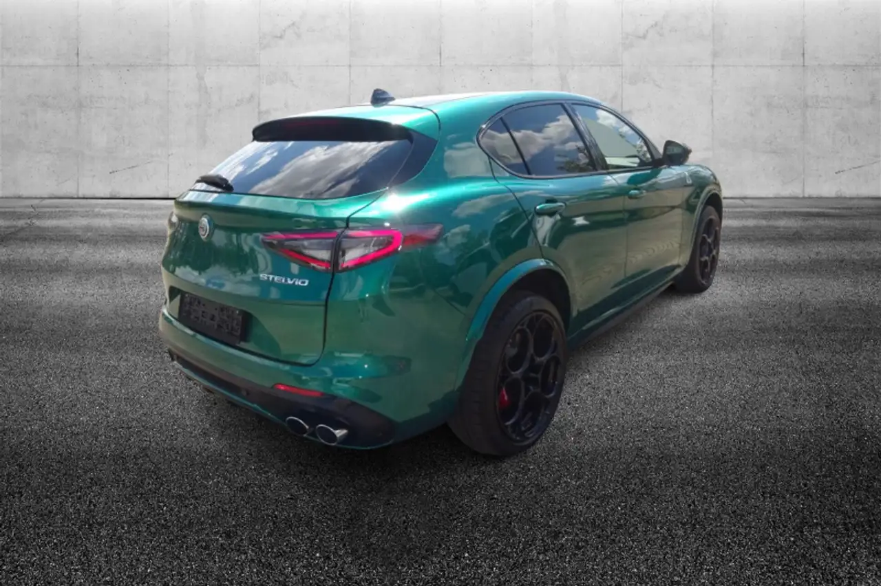 Alfa Romeo Stelvio 2025