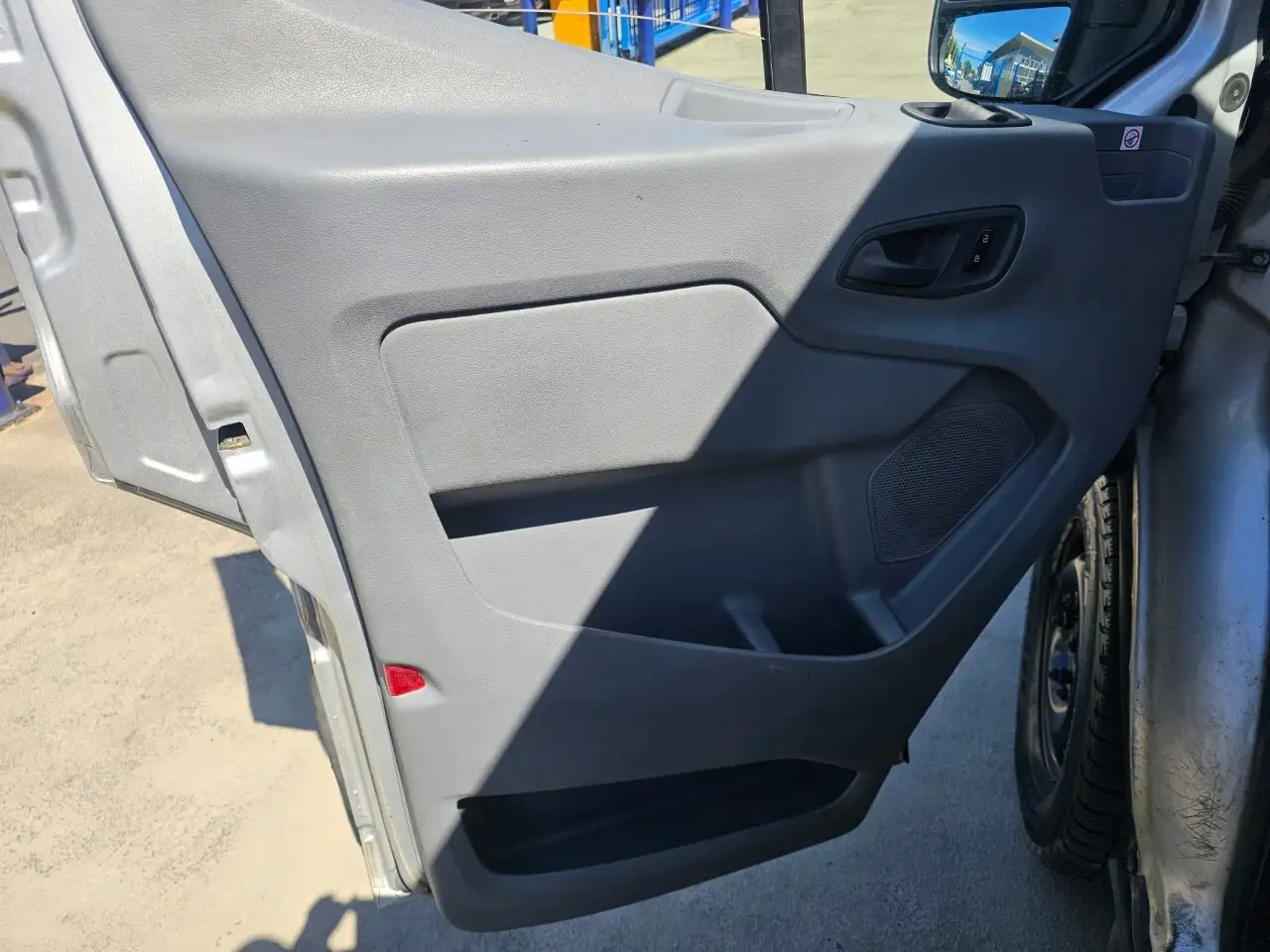 Ford Transit Passenger Wagon снимка Ford Transit Passenger Wagon
