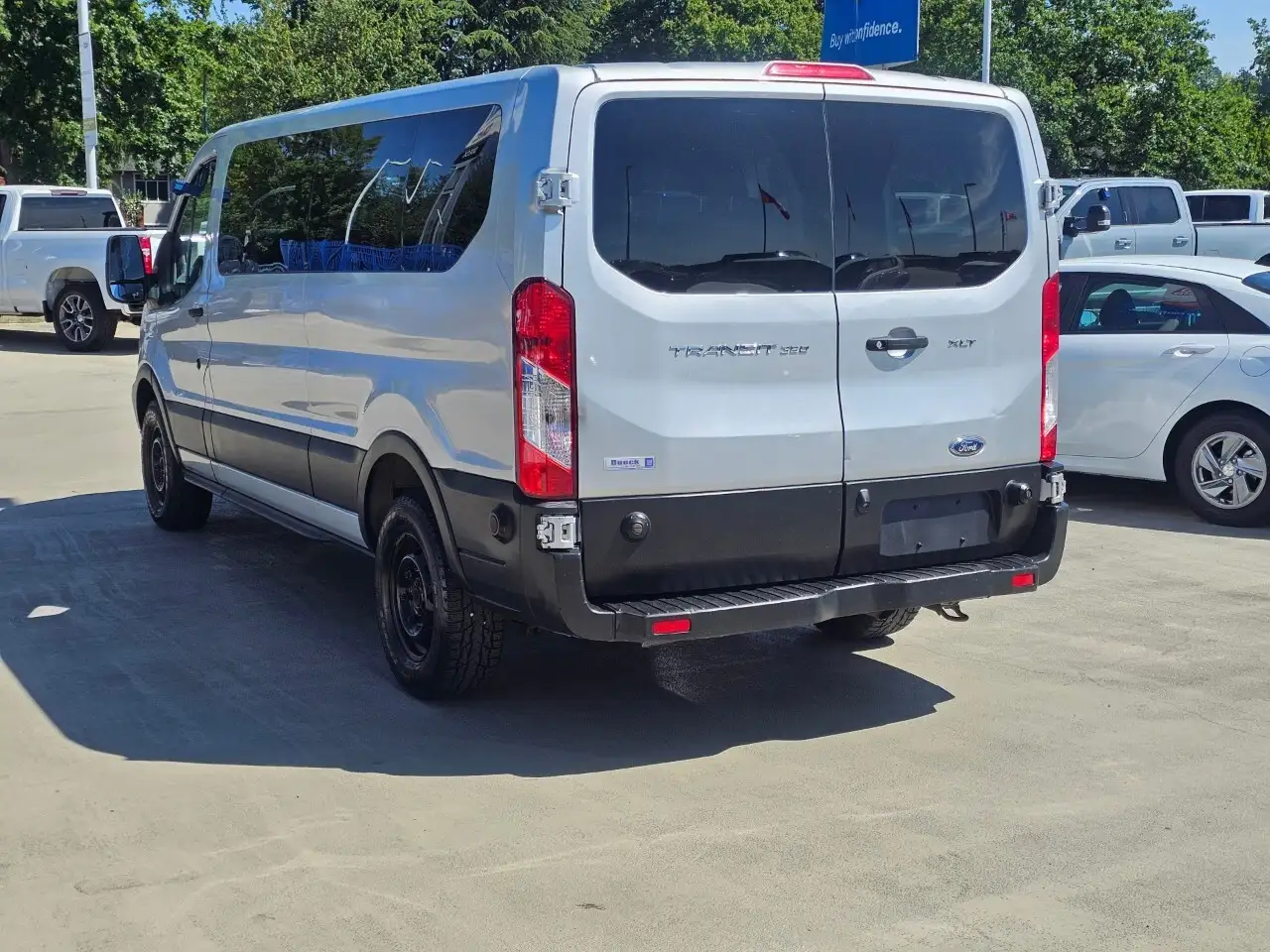 Ford Transit Passenger Wagon снимка Ford Transit Passenger Wagon
