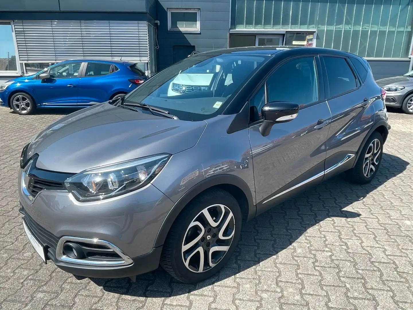 Renault Captur Luxe 1.5 DCI 0*Navi*Bluetooth*PDC*SHZ*LM* Grau - 2