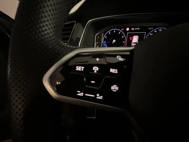Volkswagen Tiguan view 12