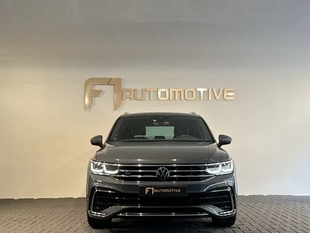 Volkswagen Tiguan view 2