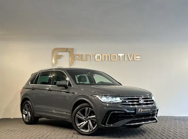 Volkswagen Tiguan view 3