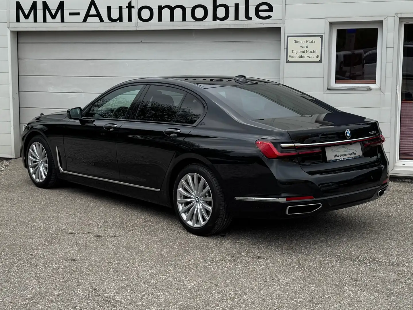 BMW 730 730d *VOLL*LIVE-COCKPIT*HARMAN/KARDON*LASER*uvm Černá - 2